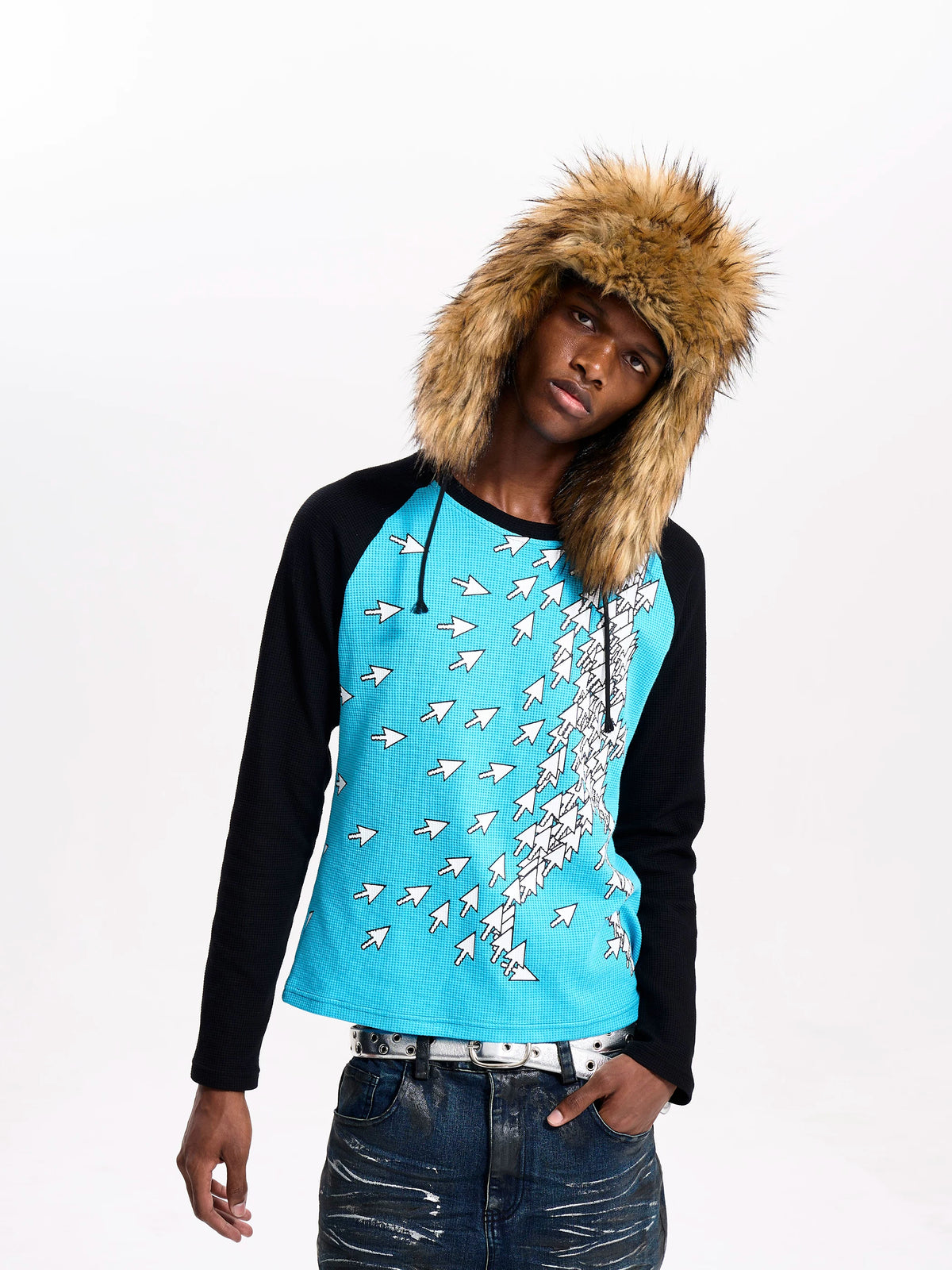 Fourth3ex Arrow Print Waffle Raglan Long Sleeve Tee - model front