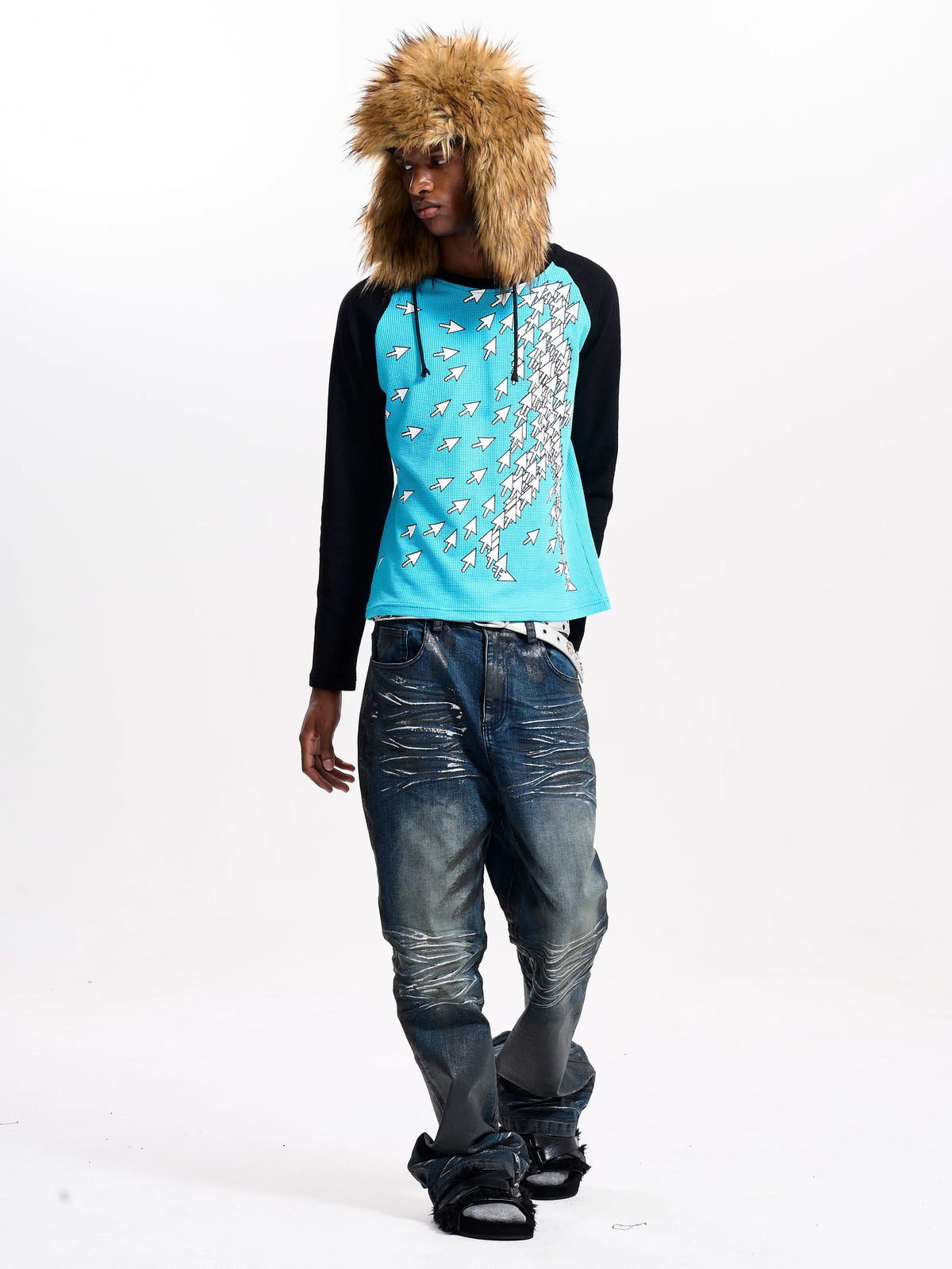 Fourth3ex Arrow Print Waffle Raglan Long Sleeve Tee - full body front