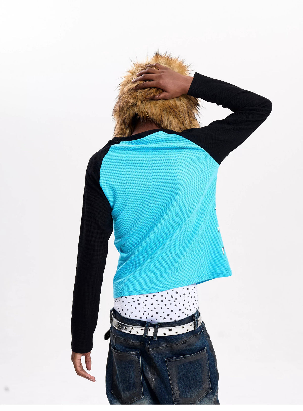 Fourth3ex Arrow Print Waffle Raglan Long Sleeve Tee - back close-up