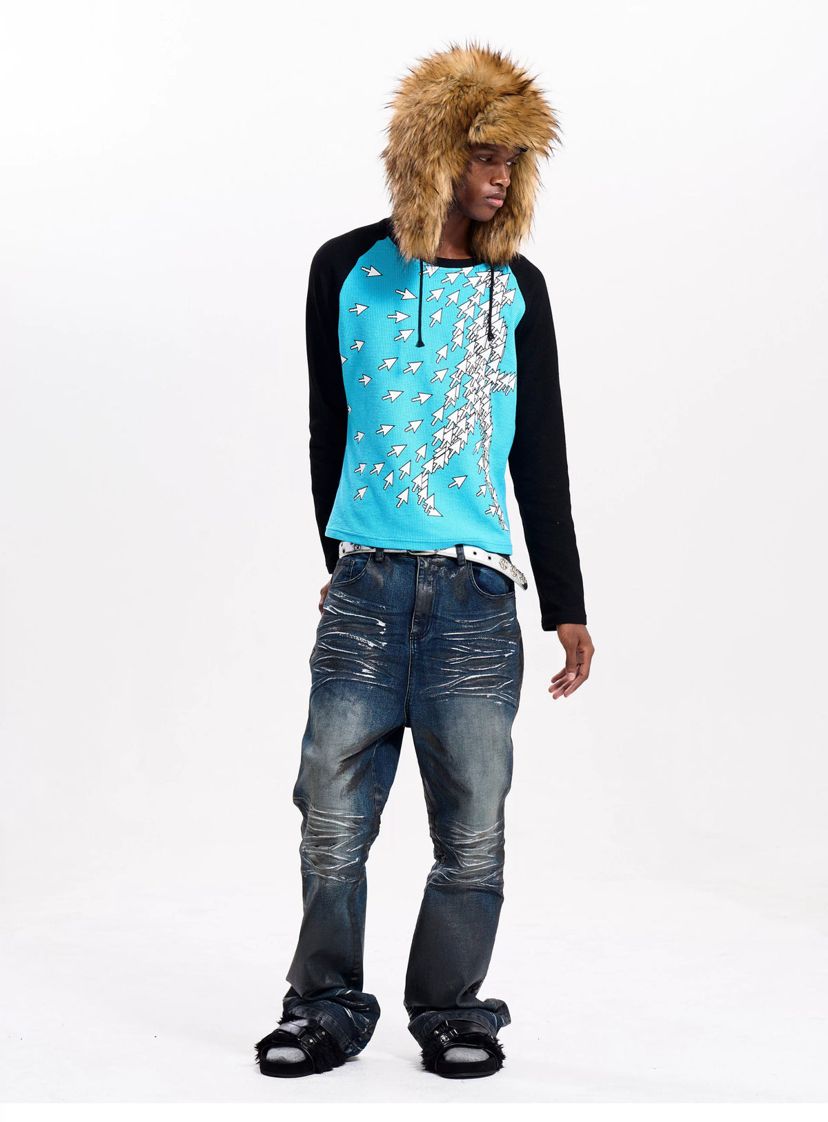 Fourth3ex Arrow Print Waffle Raglan Long Sleeve Tee - full body front view