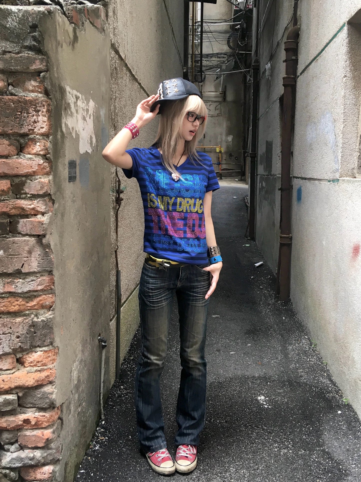 noE "MUSIC DRUG" Slogan Striped Tee - Vibrant Rhinestone Graphic Slim T-Shirt