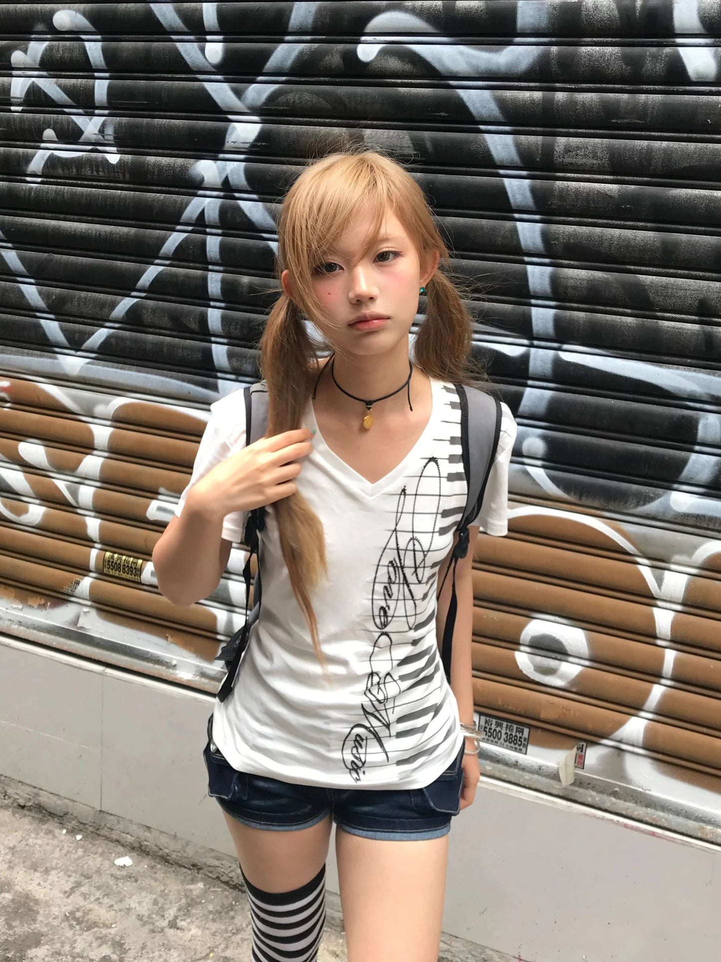 no E mosen "LovE Music" Rhinestone Baby Tee - Piano Keys Script V-Neck Slim Top