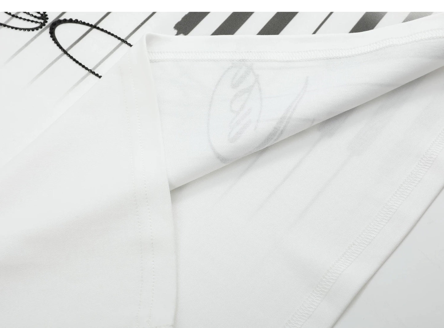 no E mosen "LovE Music" Rhinestone Baby Tee - Piano Keys Script V-Neck Slim Top